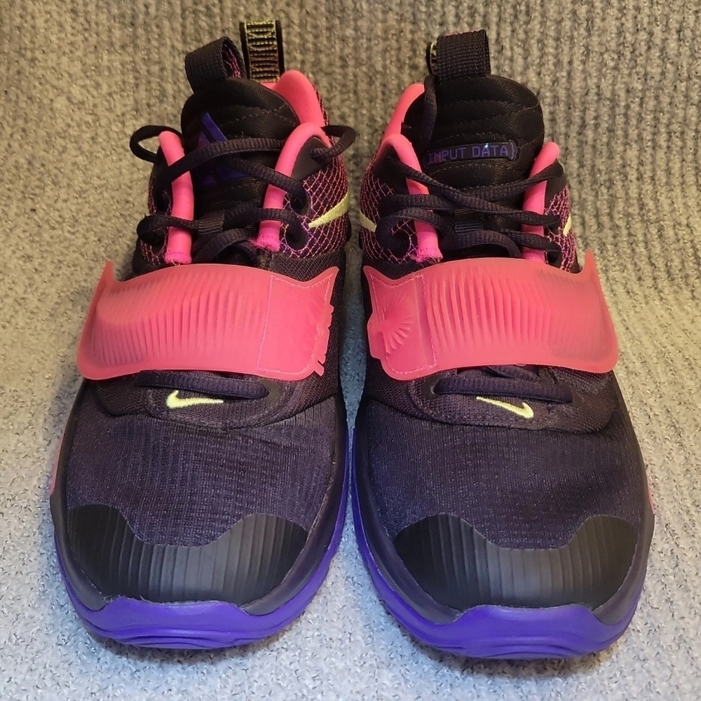 Nike Zoom Freak 3 Size: 6Y Black Pink Sneakers DB4158-500 Basketball Shoes